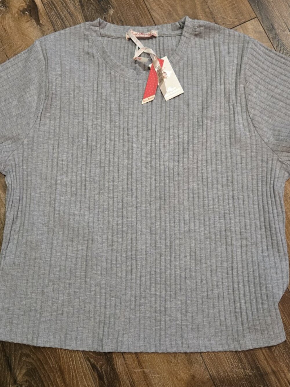 NWT Gray Ribbed Knit Short Sleeve Crop Top Size 3x Red Marine